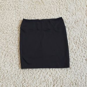 BLACK SKIRT